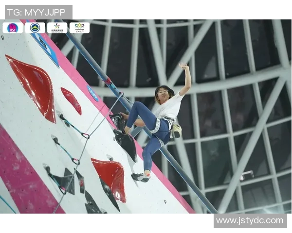 攀岩深度探索:揭开杭州攀岩队的战术与训练秘密 攀岩深度探索:揭开杭州攀岩队的战术与训练秘密