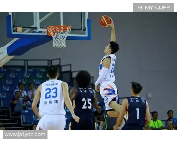 上海篮球队配合问题引发热议球迷与专家观点大碰撞 上海篮球队配合问题引发热议球迷与专家观点大碰撞