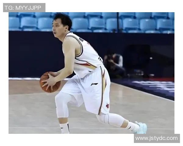 广东男篮与浙江稠州激战正酣谁能在这场对决中笑到最后