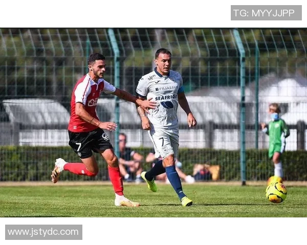 法乙激战亚眠主场迎战兰斯双方争夺关键积分的精彩对决