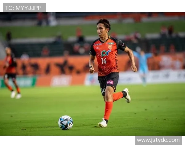 水户蜀葵迎战新泻球队全力争胜展现实力与斗志