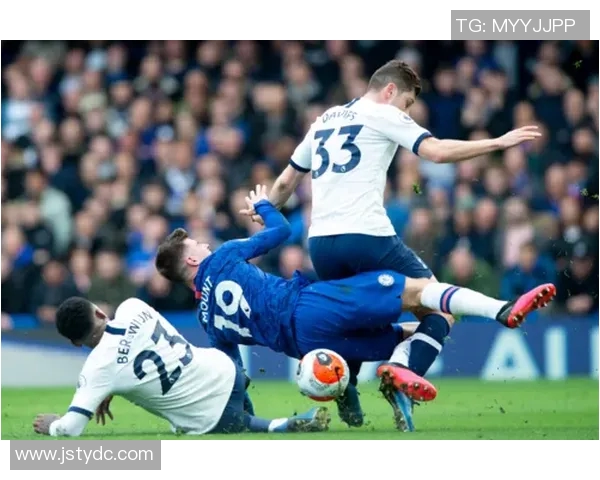 狼队与爱华顿激战正酣谁能在英超赛场上笑到最后