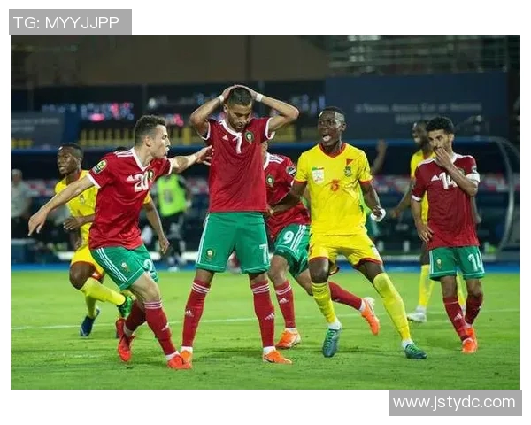 阿联酋与沙特友谊赛精彩对决展现两国足球实力与团结精神 阿联酋与沙特友谊赛精彩对决展现两国足球实力与团结精神