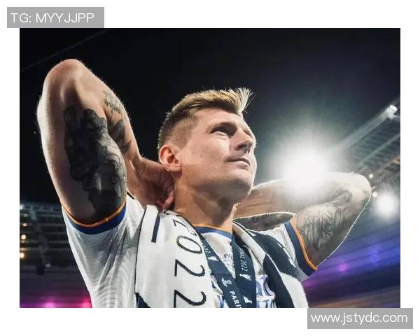 克罗斯：从中场指挥官到世界足球的战术大师之路