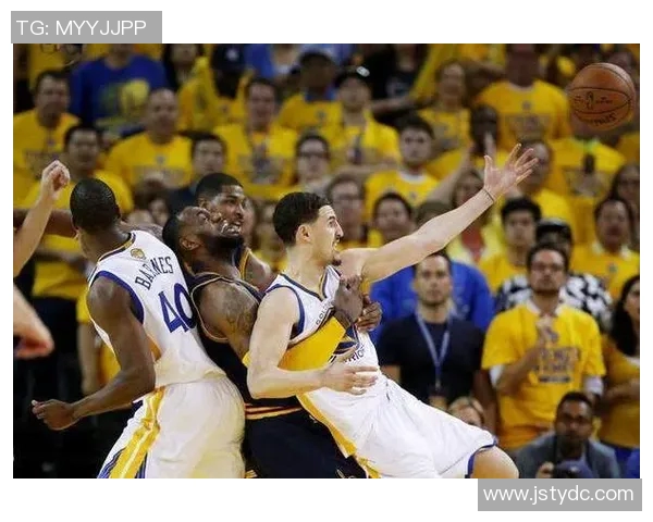 勇士与骑士总决赛历史战绩回顾及精彩瞬间分析