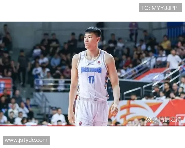 范子铭的成长之路：从篮球新星到职业赛场的奋斗历程与心路历程