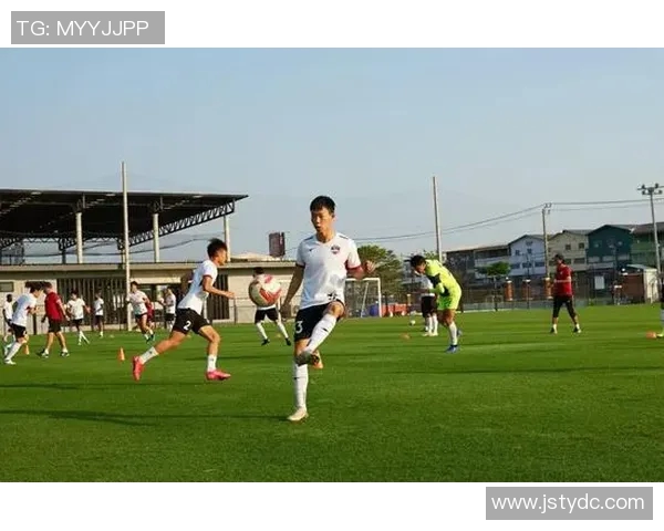 青岛中能迎战梅州客家力争主场胜利展现球队实力与斗志