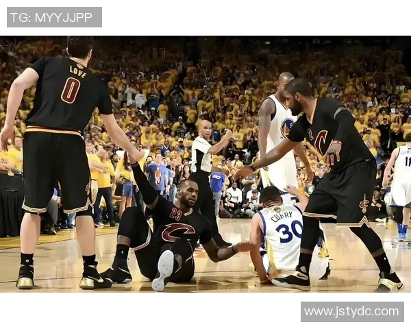 骑士勇士对决回顾2016年12月26日精彩比赛瞬间与赛后分析 骑士勇士对决回顾2016年12月26日精彩比赛瞬间与赛后分析