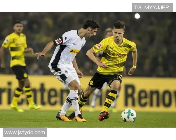 墨尔本胜利与西方联的激烈对决展现足球魅力与团队精神