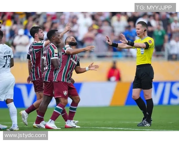 弗鲁米与巴国际的激烈对决展现足球魅力与战术智慧的巅峰较量