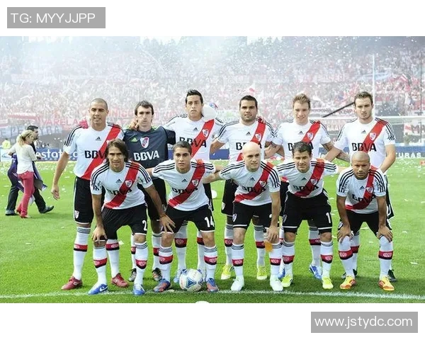 南京足球队比赛经验分析与数据解读探讨球队表现的关键因素