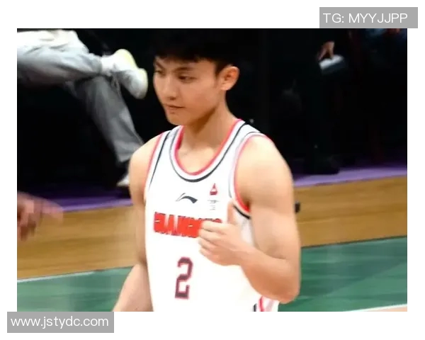 广州篮球队中路突破技巧解析与战术深度剖析 广州篮球队中路突破技巧解析与战术深度剖析