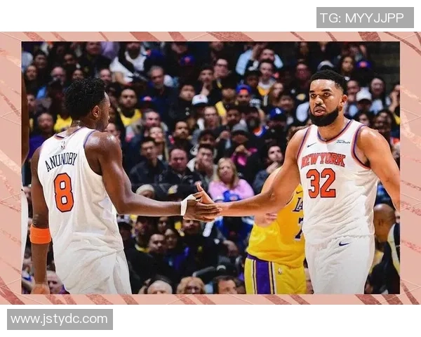 快船与马刺季后赛第三场激战回顾与精彩瞬间分析 快船与马刺季后赛第三场激战回顾与精彩瞬间分析