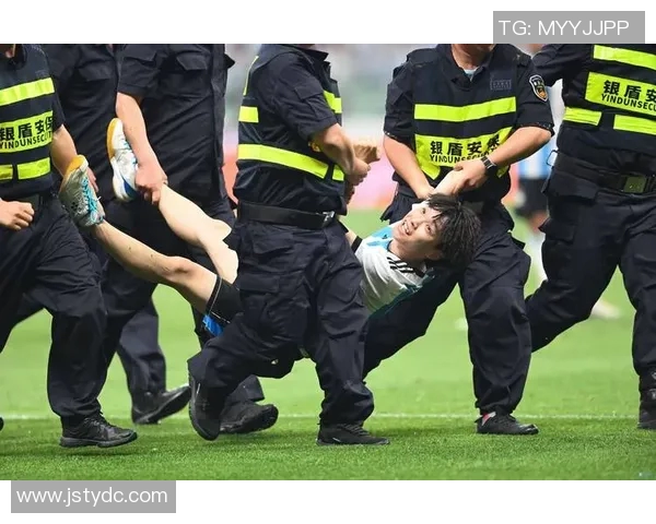 摩纳哥与尤文图斯激战正酣球迷热议比赛精彩瞬间与战术分析