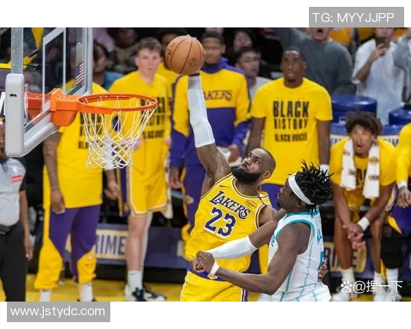 湖人火箭巅峰对决球皇争霸赛场再掀波澜